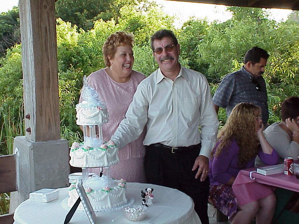 tomandruthcake.jpg