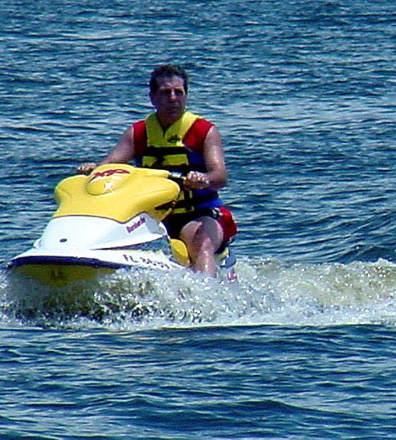 tomonjetski2.jpg